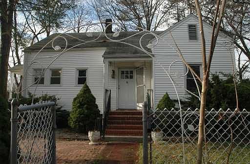 3rd image of 189 Bennetts Ln