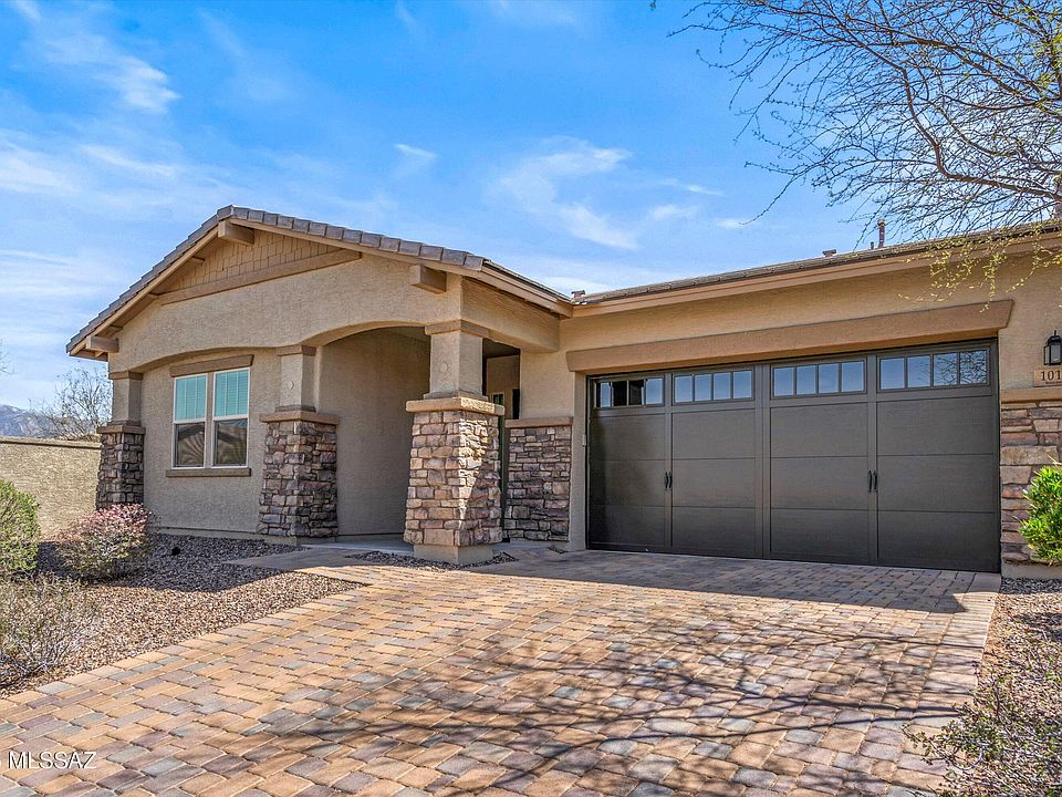 1st image of 1013 W Desert Firetail Ln