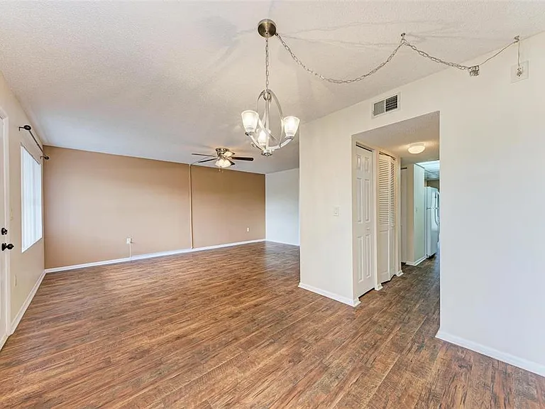 305 30th Ave W #A210 — Photo 3