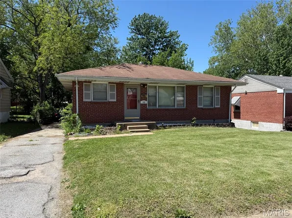 185 De Smet Dr, Florissant, MO 63031