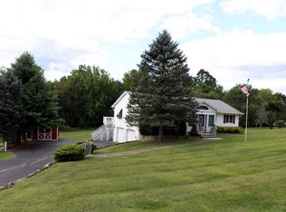 27 Old Cross Rd, Warwick, NY 10990