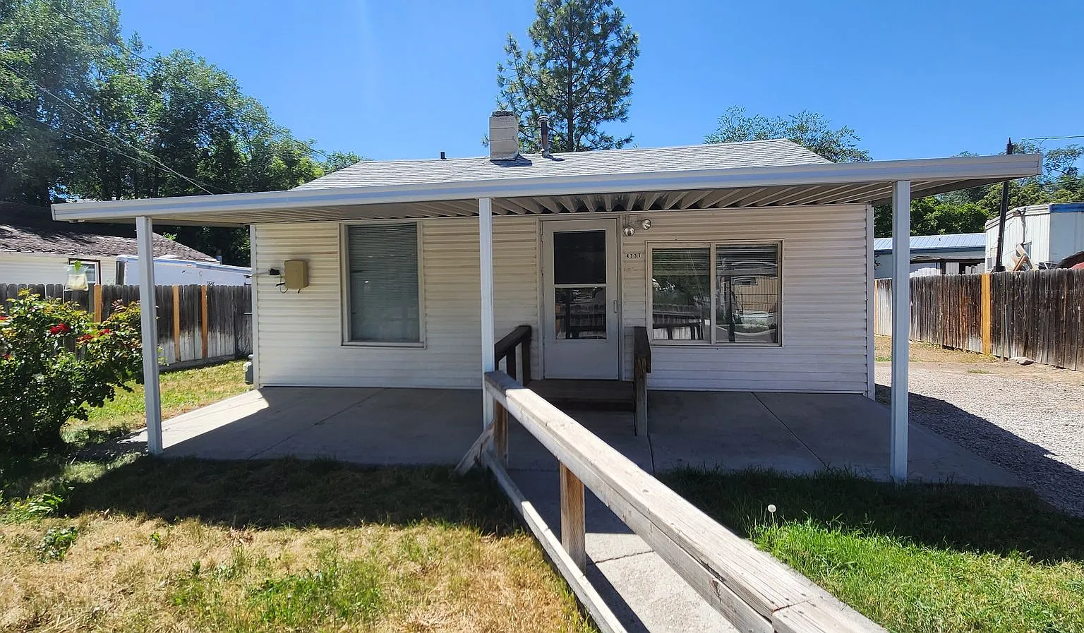 Opal St. Cottage bordering Constitution Park — Photo 1