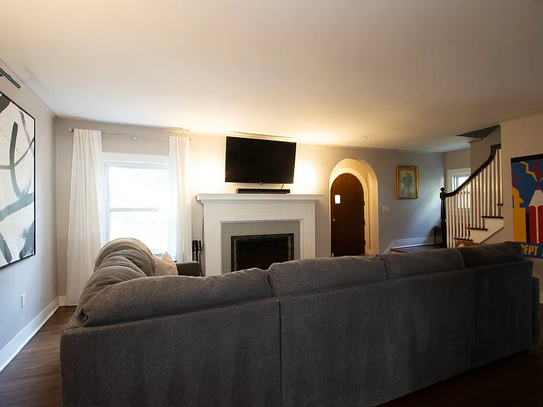 5917 Oak St — Photo 5