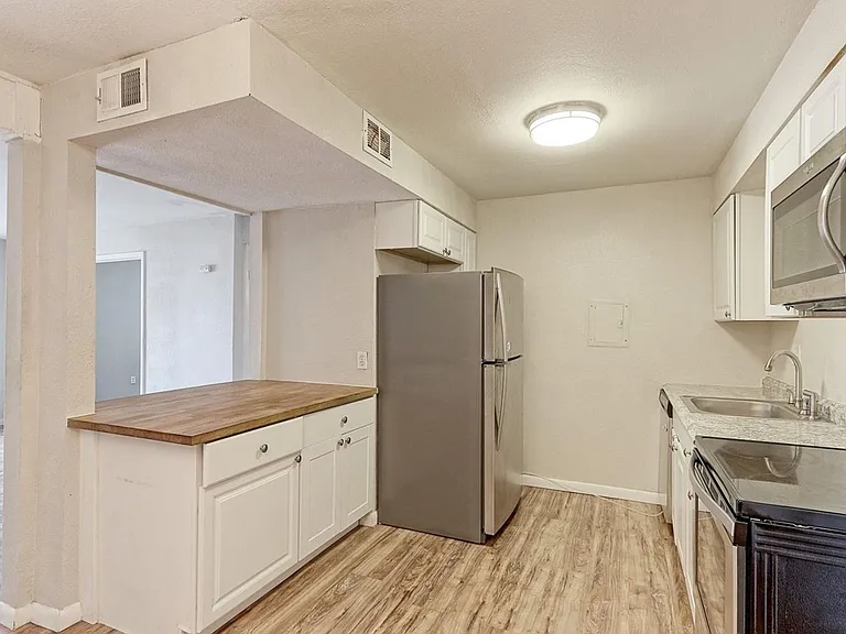 12180 Melody Dr #203 — Photo 7