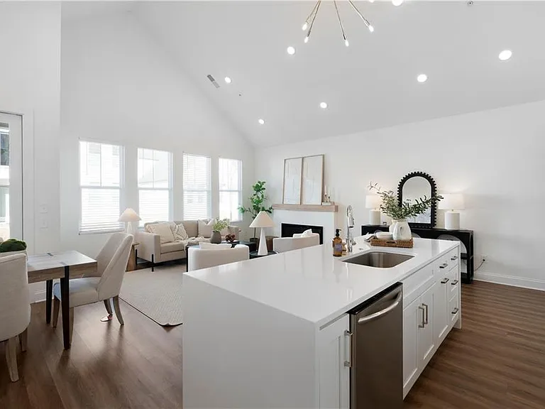 308 Chardonnay Way — Photo 17