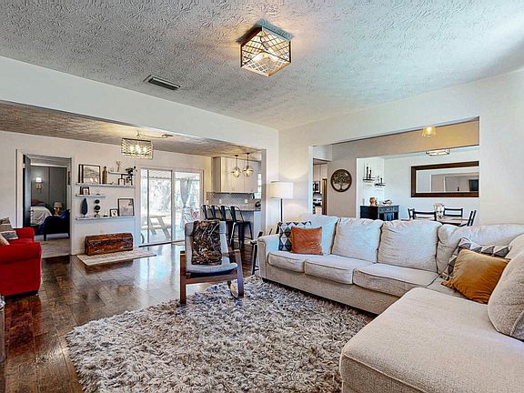 4th image of 1688 Post Oak Ct