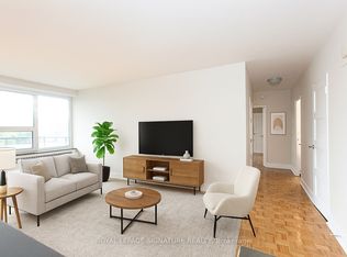 10 Shallmar Blvd #509, Toronto, ON M5N 1J4
