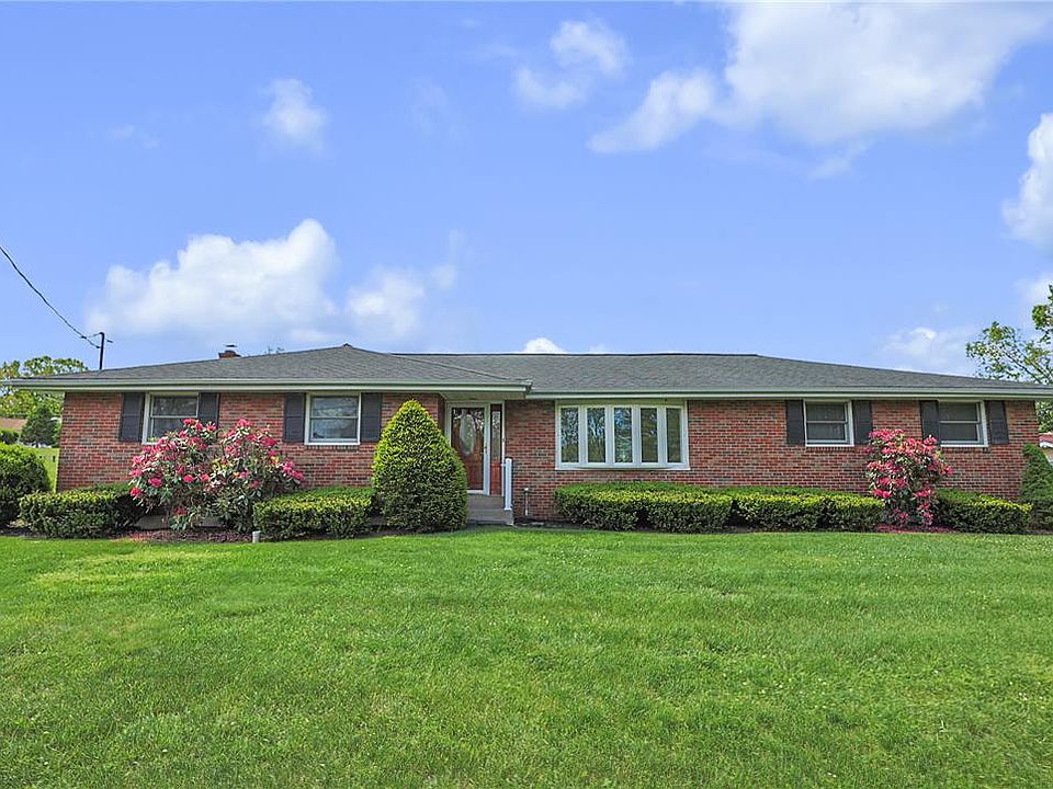 1st image of 1004 Maple St