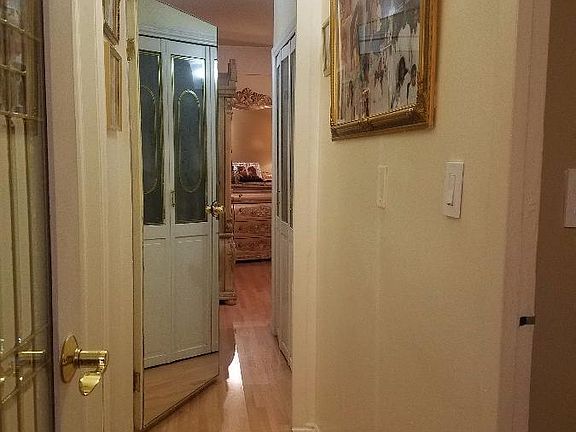 3rd image of 7 Fordham Hill Oval APT 2B