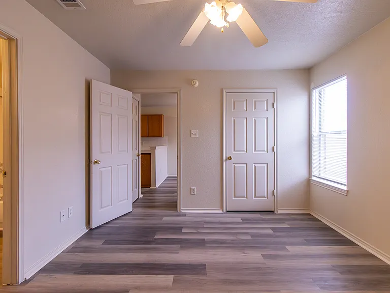 3409D Toledo Dr — Photo 13