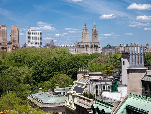 Sold by Sotheby's International Realty | media 3