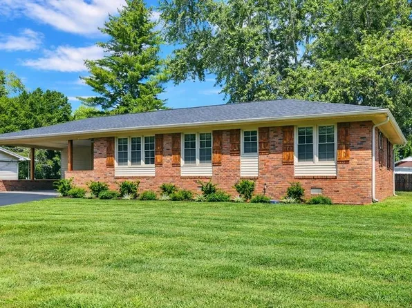 207 Donna Dr, Hopkinsville, KY 42240