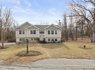 38 Parksville Rd, Pleasant Valley, NY 12569