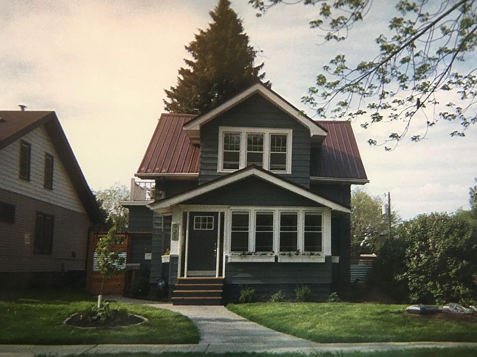 1st image of 921 Cottage Ave E