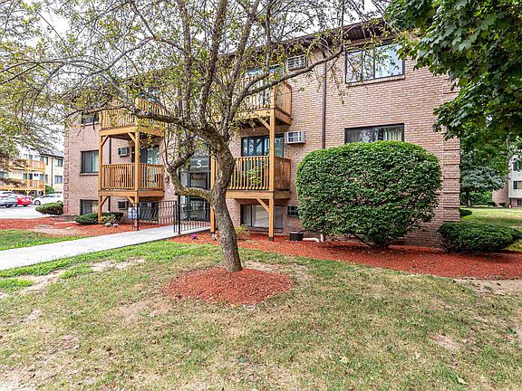 2nd image of 5 Lancelot Court #24