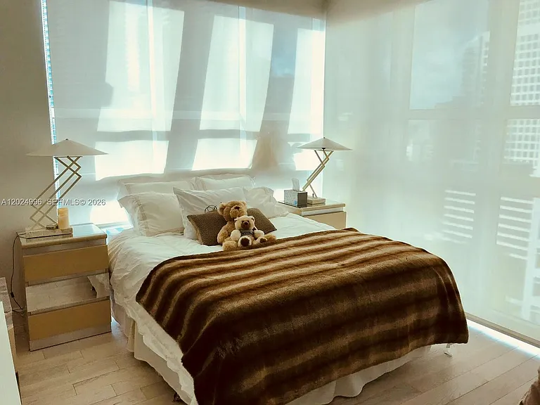 950 Brickell Bay Dr #2000 — Photo 8