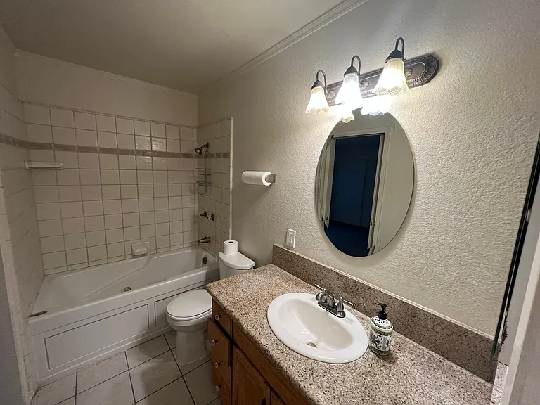 2870 Higgins Rd — Photo 9