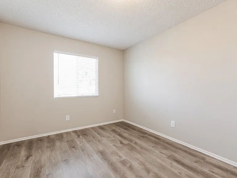 2811 W Calle Del Tigre — Photo 16