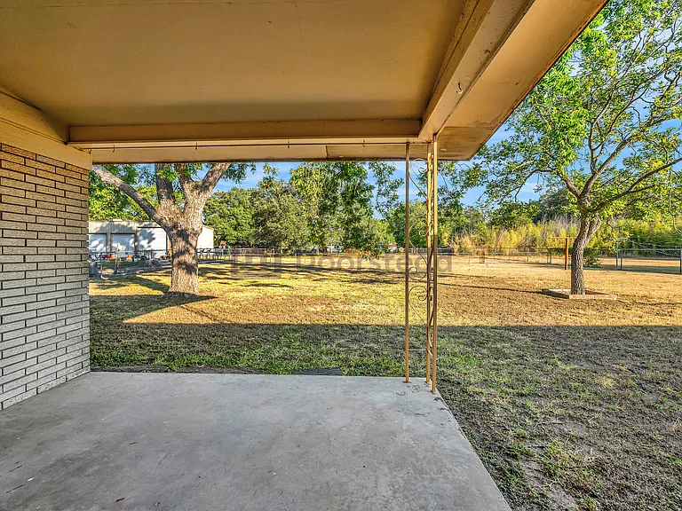 445 Granada Dr — Photo 26