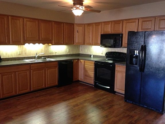2nd image of 218 Winding Oak Dr