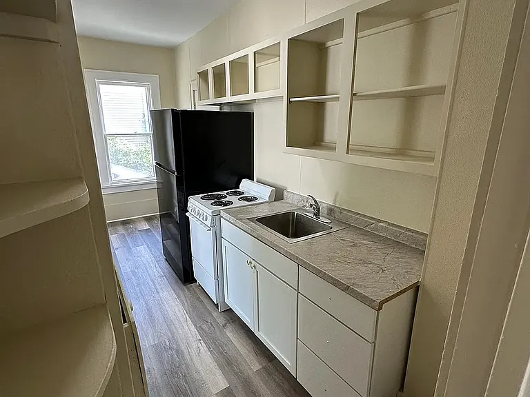 20 N Dodge St #1 — Photo 6