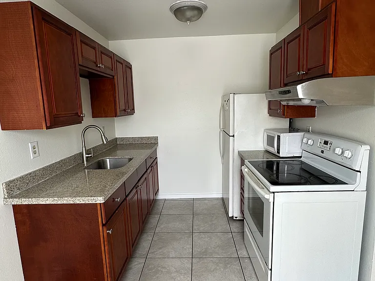11025 SE 223rd Pl #A — Photo 3