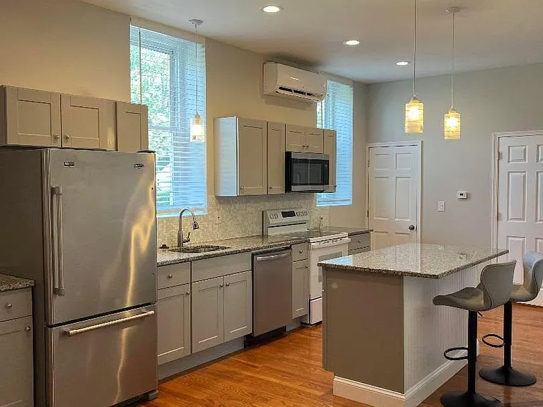 631 Garfield Ave #1 — Photo 6