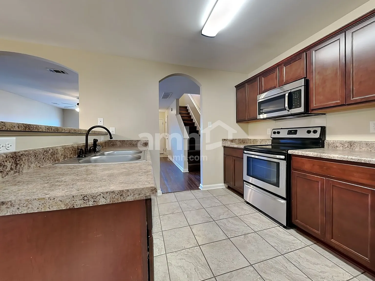 3 bed, 2.5 bath, 1551 sqft, $1,825 — Photo 4