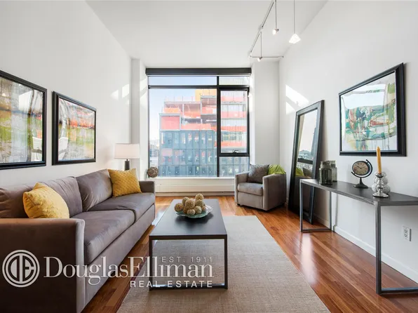 255 Hudson Street image 1 of 8