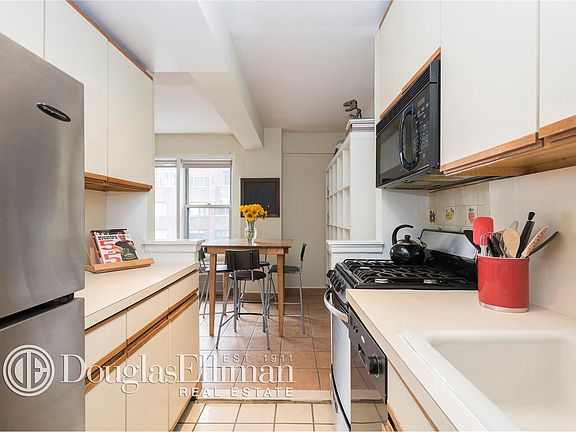3rd image of 515 E 85th St APT 10D