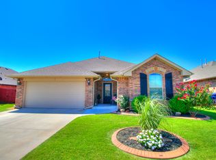 11128 SW 39th Ct, Mustang, OK 73064