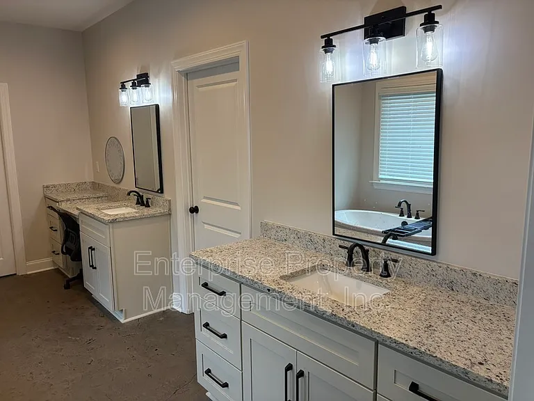 239 McLaughlin Dr — Photo 24