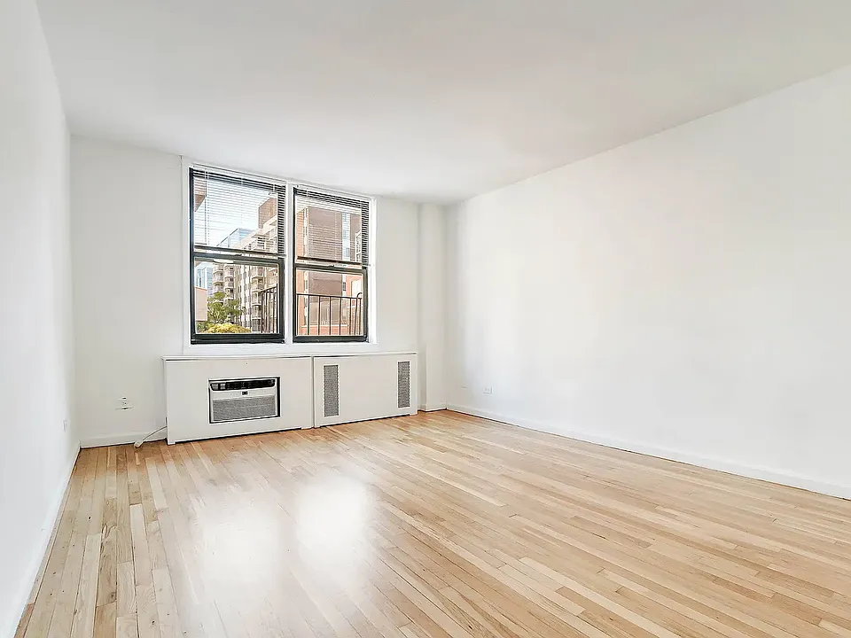 530 2nd Ave #4D