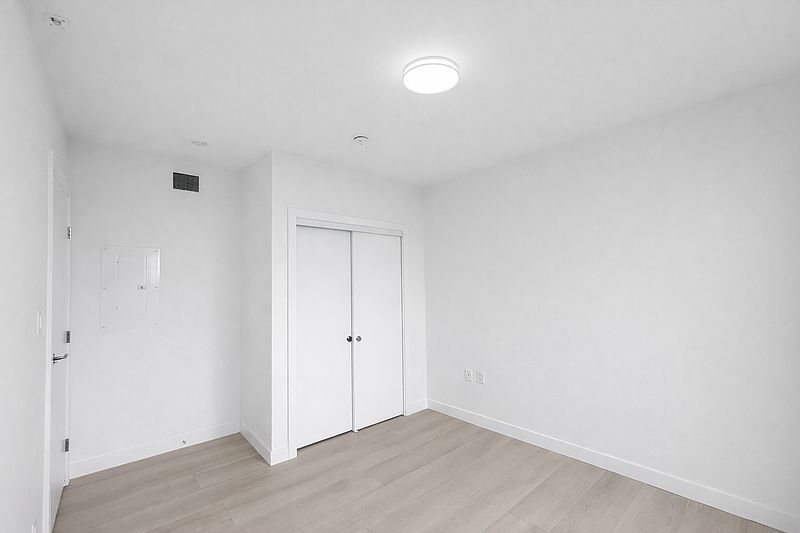 Surrey Apartment for rent - 2 Bedrooms — photo 4