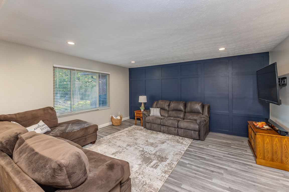 next background image