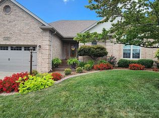 5028 Hunters Point Cir, Louisville, KY 40216