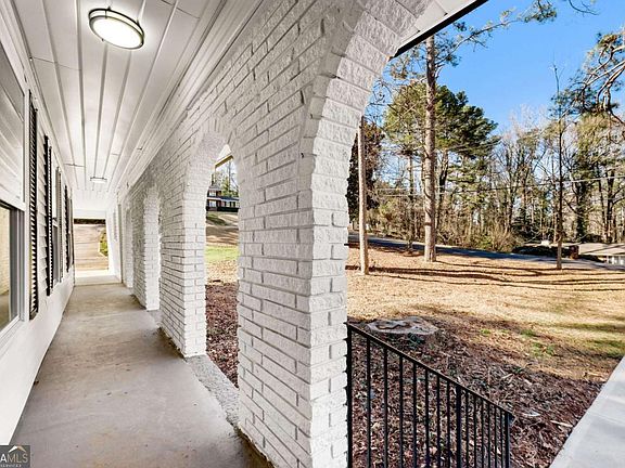 3rd image of 5169 Oxbow Rd