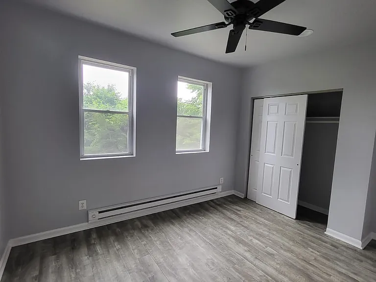 4914 Knox St #B — Photo 3