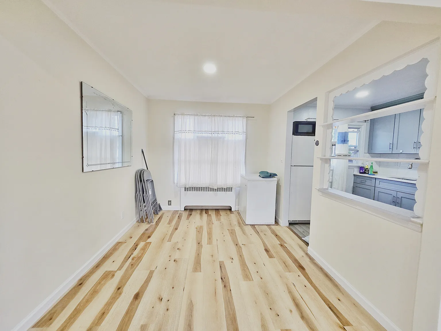 4 bed, 1201 sqft, $4,650 — Photo 4
