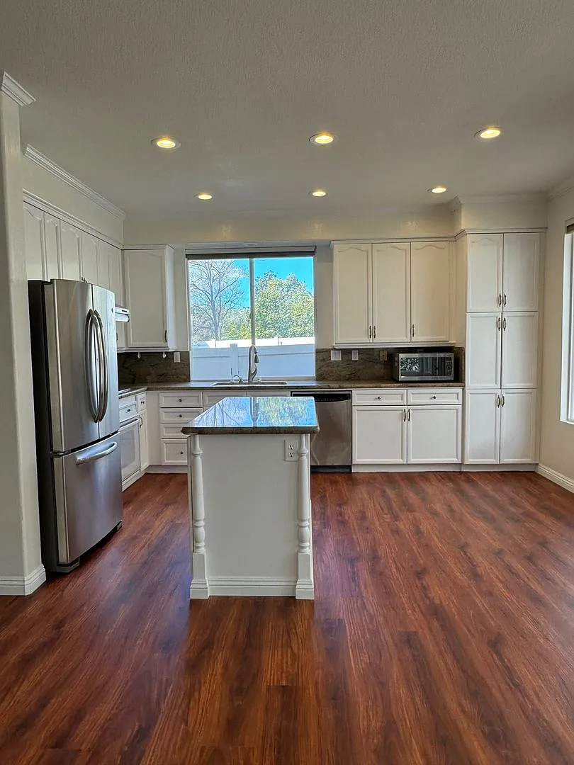 Building Photo - 3155 Foxtail Ct