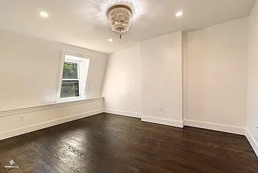 Rented by Dixon Advisory USA Inc.