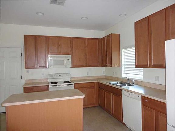 4th image of 3930 Avalon Park West Blvd