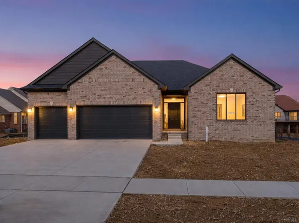 1073 Williamson Cir, Pontiac, MI 48340