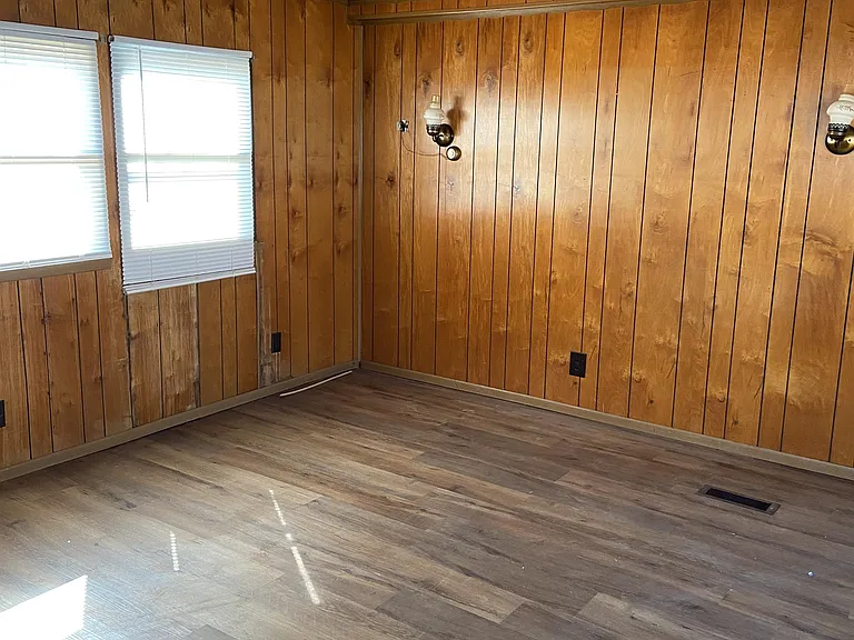 108 Langford Dr — Photo 4