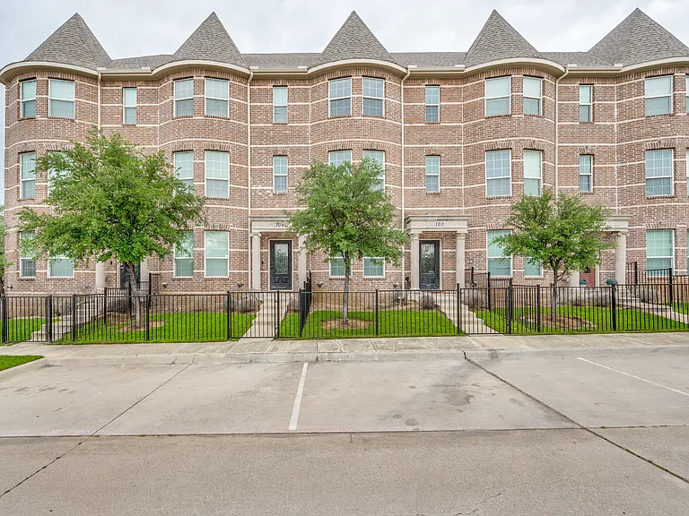 2500 Rockbrook Dr #103 — Photo 3