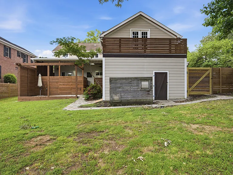 1 Fairhills Dr — Photo 29