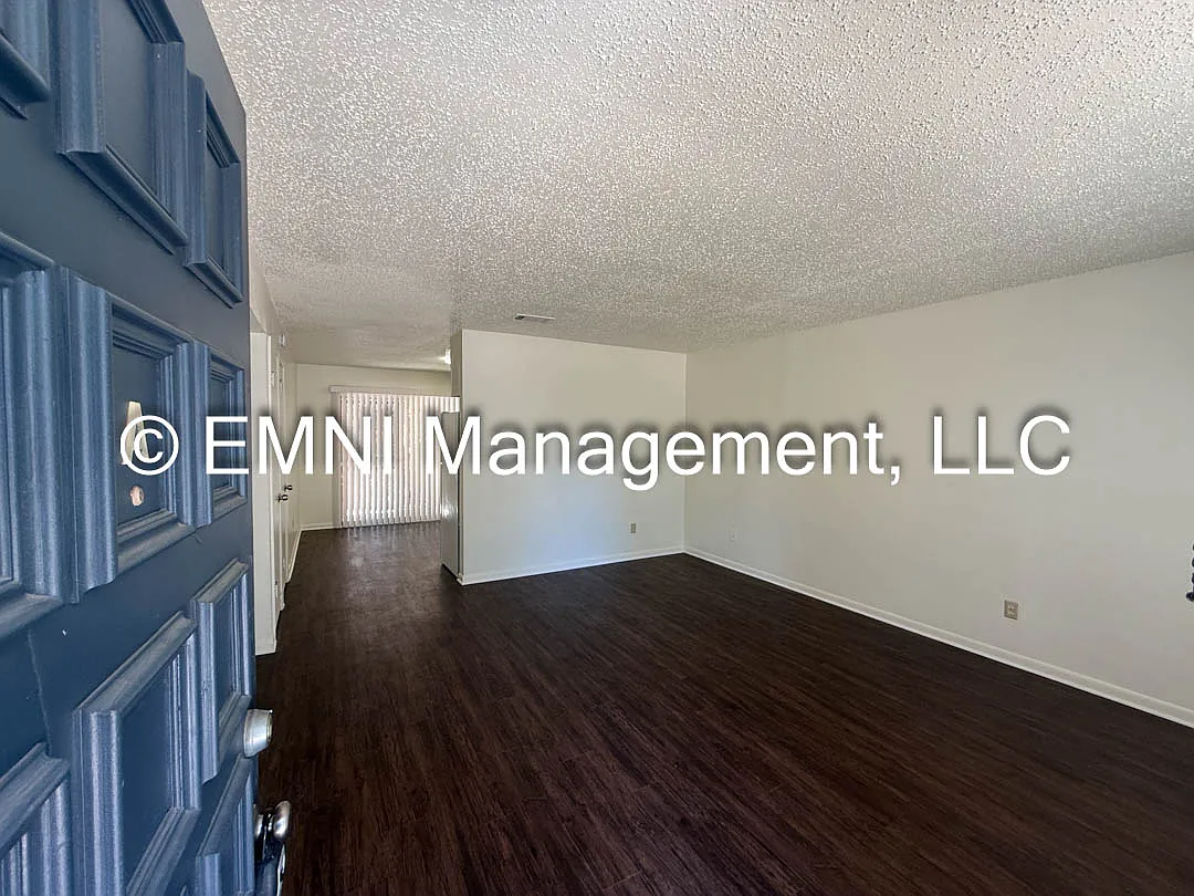 2 bed, 900 sqft, $895 — Photo 3