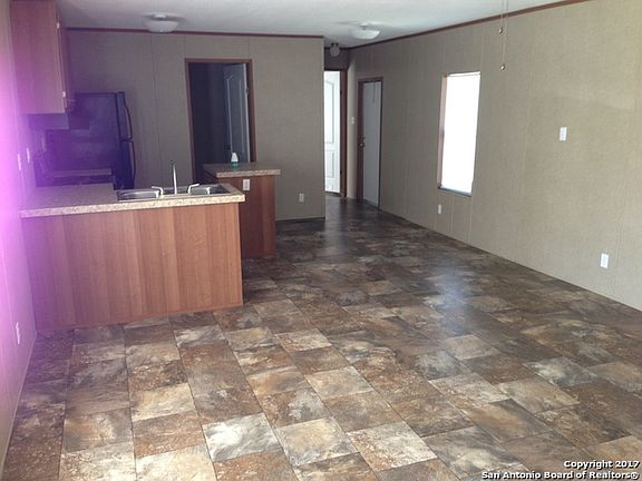 3rd image of 520 Avery Cir