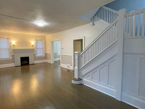 3rd image of 824 Dale Ave SE