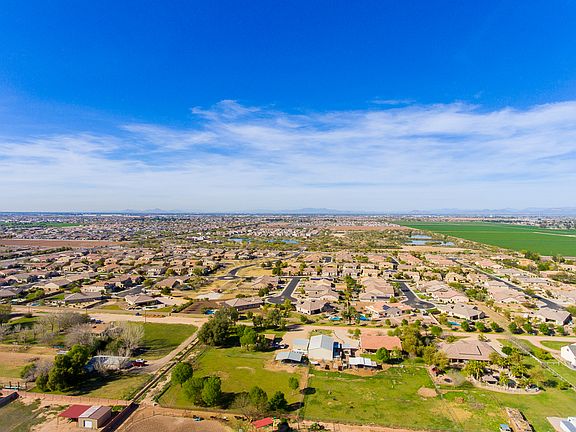 Local homes near 8 acres